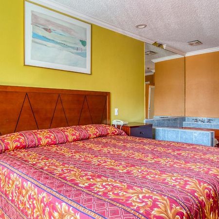 Hotel Corona Ca - Hwy 91 المظهر الخارجي الصورة